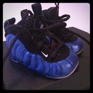 Royal blue Nike lil posited one infant sneakers
